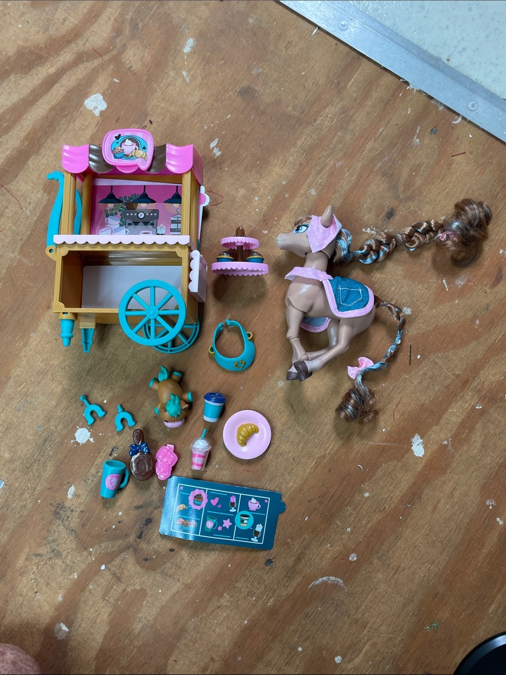 WILD MANES Pink and Teal Horse Playset with Accessories - Kids Toys
